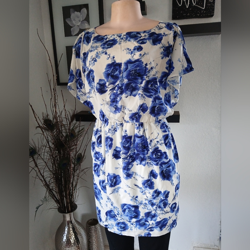 Alice + Olivia Blue Floral Midi Dress